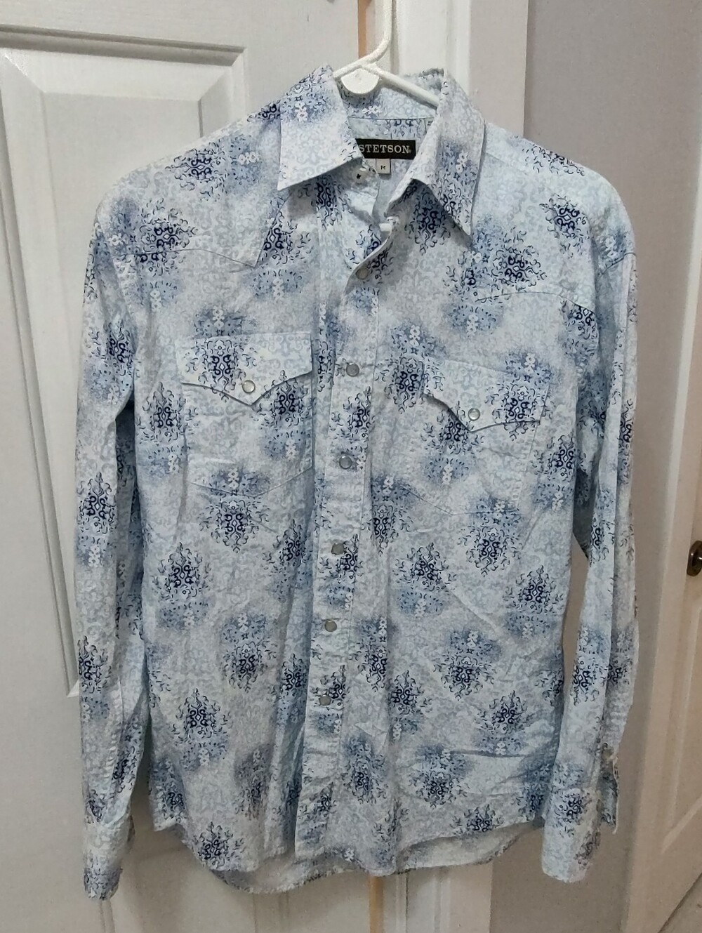 Men's (M)Stetson Western shirt fit snaps blue/white.